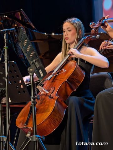 Totana recibe al 2026 con la magia de �Blue Moon� en un emotivo Concierto de A�o Nuevo - 24