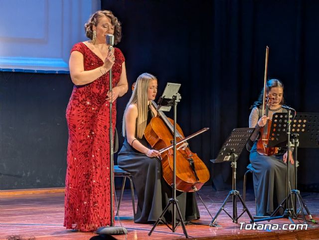 Totana recibe al 2026 con la magia de �Blue Moon� en un emotivo Concierto de A�o Nuevo - 26