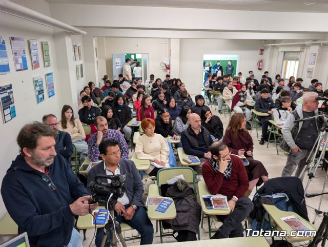 El IES Prado Mayor de Totana impulsa el futuro laboral con la jornada �Descubre la FP y emprende tu futuro� - 2