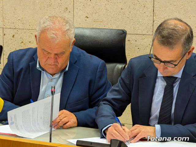 Totana y la Universidad de Murcia refuerzan su alianza con la renovaci�n de la Sede Permanente y un nuevo �rgano de gesti�n - 4