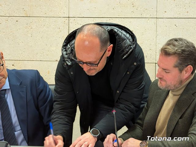 Totana y la Universidad de Murcia refuerzan su alianza con la renovaci�n de la Sede Permanente y un nuevo �rgano de gesti�n - 9