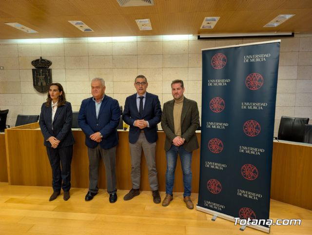 Totana y la Universidad de Murcia refuerzan su alianza con la renovaci�n de la Sede Permanente y un nuevo �rgano de gesti�n - 12