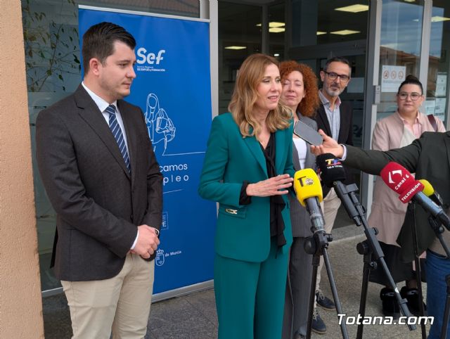 156 trabajadores agr�colas de Totana acceden a empleo p�blico en temporada baja a trav�s del SEF - 8