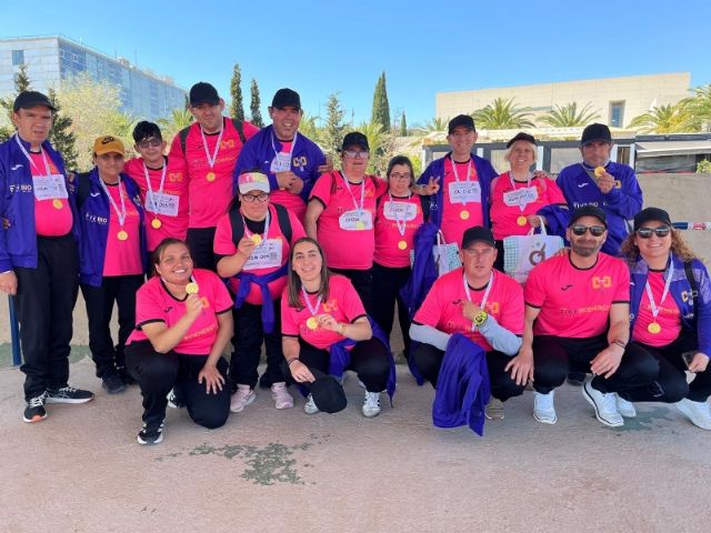 Tres usuarios de los Centros de Discapacidad de Totana suben al podio en la Jornada Regional de Atletismo