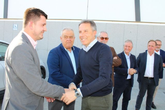 El alcalde apela a la sensibilidad del Ministerio en un encuentro interterritorial por la crisis del pulgón, a la que asisten agricultores y representantes institucionales de Andalucía, Murcia y Comunidad Valenciana