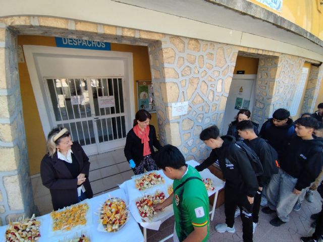 Educaci�n para la Salud en acci�n: el IES Prado Mayor celebra una jornada de desayuno saludable - 11