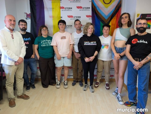STERM y los colectivos LGTBIQ+ de Murcia exigen el cumplimiento inmediato de la Ley Trans en las aulas y presentan un protocolo completo ante el silencio de la Consejer�a de Educaci�n - 1