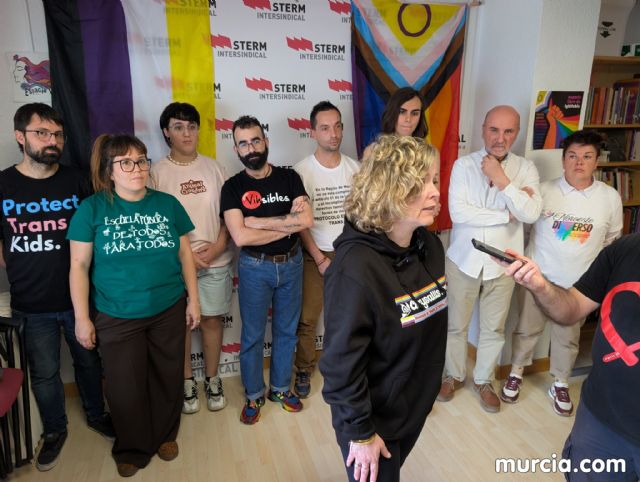 STERM y los colectivos LGTBIQ+ de Murcia exigen el cumplimiento inmediato de la Ley Trans en las aulas y presentan un protocolo completo ante el silencio de la Consejer�a de Educaci�n - 2