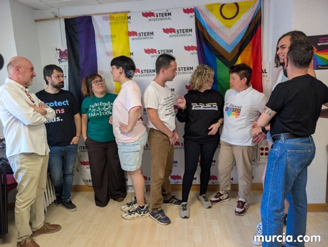 STERM y los colectivos LGTBIQ+ de Murcia exigen el cumplimiento inmediato de la Ley Trans en las aulas y presentan un protocolo completo ante el silencio de la Consejer�a de Educaci�n - 15