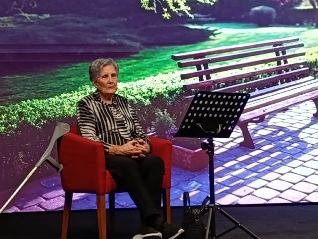 Un musical del IES Juan de la Cierva y Codorn�u visibiliza la soledad no deseada y fomenta el voluntariado juvenil - 1
