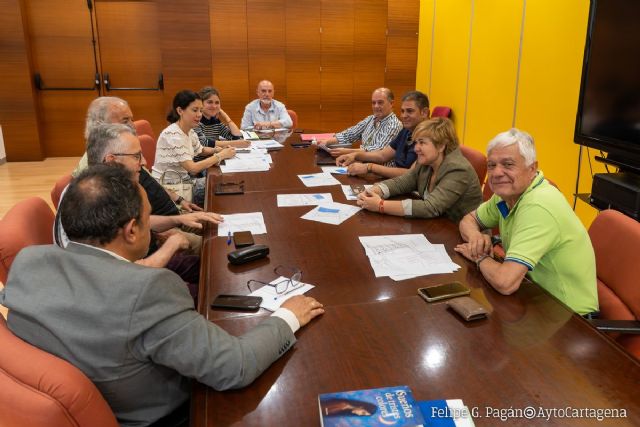 El Ayuntamiento y el sector de venta ambulante se reúnen para ver la nueva ubicación de puestos en Cabo de Palos El Ayuntamiento y el sector de venta ambulante se reúnen para ver la nueva ubicación de puestos en Cabo de Palos