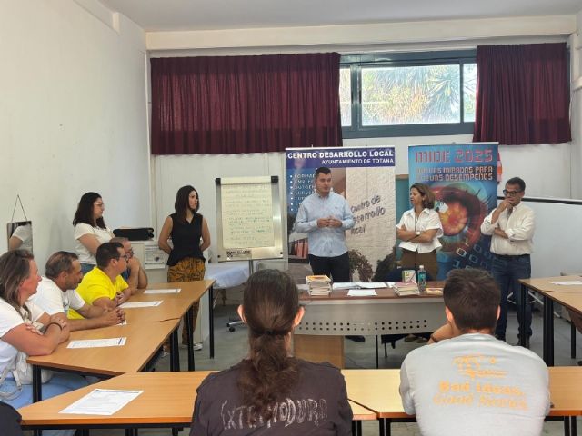 Una docena de alumnos participan en una nueva edición del Programa MIDE 2025, cuyos participantes se reciclarán en factores relacionados con las nuevas tecnologías