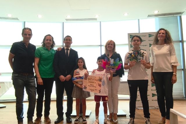 Premios escolares por las mejores m�scaras de Carnaval