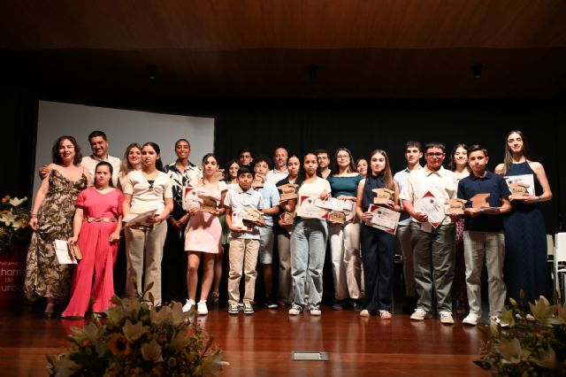 Alhama recupera los Premios a la Cultura del Esfuerzo con una gala multitudinaria en la Casa de la Cultura