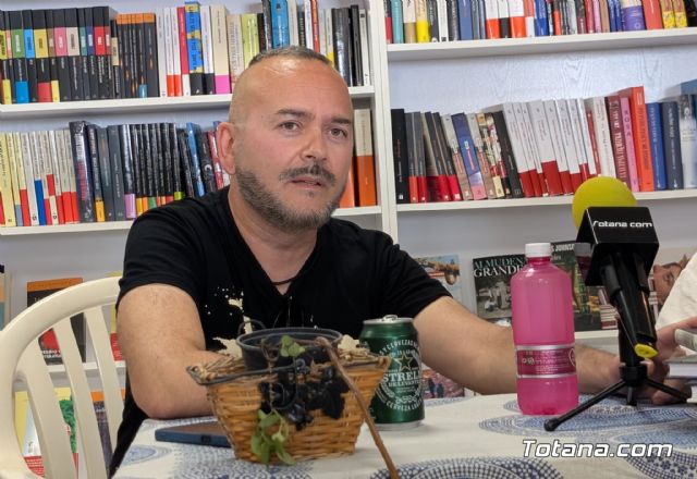 Antonio Sachs presenta en Librer�a Faro 