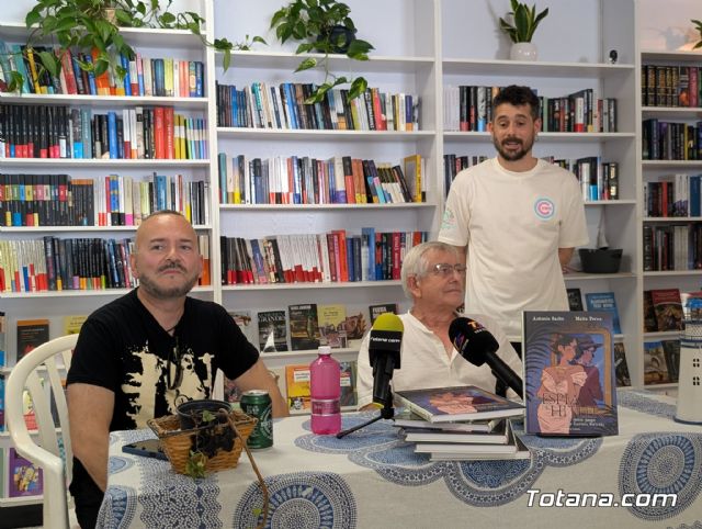 Antonio Sachs presenta en Librer�a Faro 
