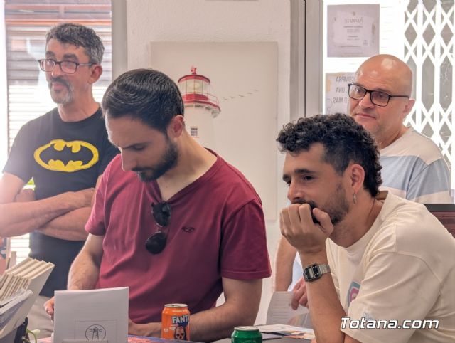 Antonio Sachs presenta en Librer�a Faro 