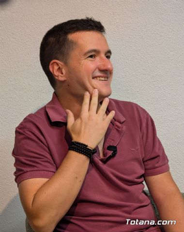 Sabidur�a entre jaulas y vuelos de libertad: el Centro Cultural y Obrero acogi� la presentaci�n de 