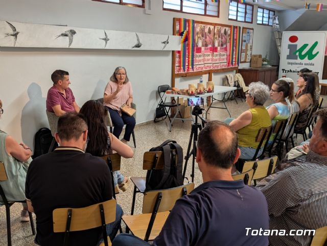 Sabidur�a entre jaulas y vuelos de libertad: el Centro Cultural y Obrero acogi� la presentaci�n de 