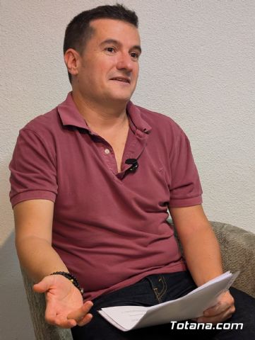 Sabidur�a entre jaulas y vuelos de libertad: el Centro Cultural y Obrero acogi� la presentaci�n de 