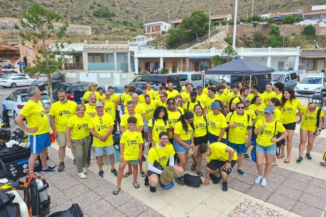 El Ayuntamiento apoya la V Macro Limpieza de Playas y Fondos Marinos en El Port�s