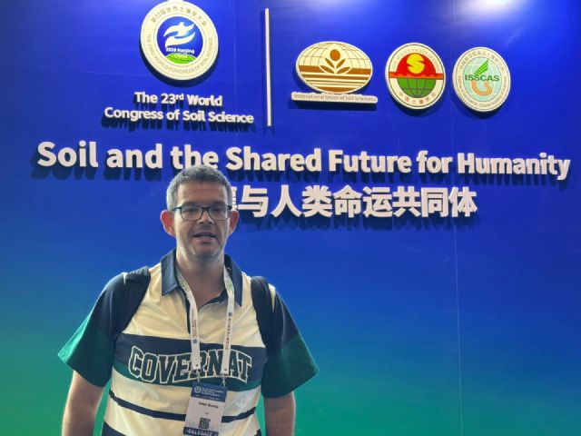 El investigador del CEBAS-CSIC Felipe Bastida recibe el Nanjing Award for Distinguished Scientists por sus investigaciones en ciencia del suelo