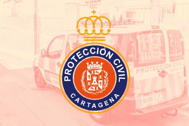Rescatada del agua una mujer de 80 a�os en parada cardiorrespiratoria en la playa de Punta Brava