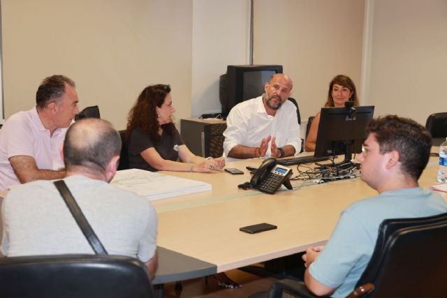 El Ayuntamiento coordina con los vecinos las futuras obras de modernizaci�n del Centro Social del Barrio de la Concepci�n