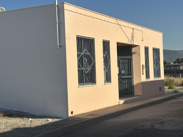Se acometen obras de arreglo de la cubierta en el antiguo Centro Cívico y Social del barrio de San José