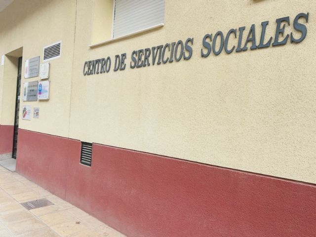 Servicios Sociales detecta un caso de adopción ilegal y la Policía Nacional detiene a dos parejas por los delitos de adopción ilegal, estafa y usurpación de identidad Servicios Sociales detecta un caso de adopción ilegal y la Policía Nacional detiene a dos parejas por los delitos de adopción ilegal, estafa y usurpación de identidad