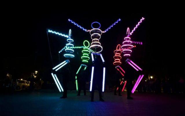 �Elipsi�n �transforma Santiago de la Ribera en un universo futurista de luz y tecnolog�a