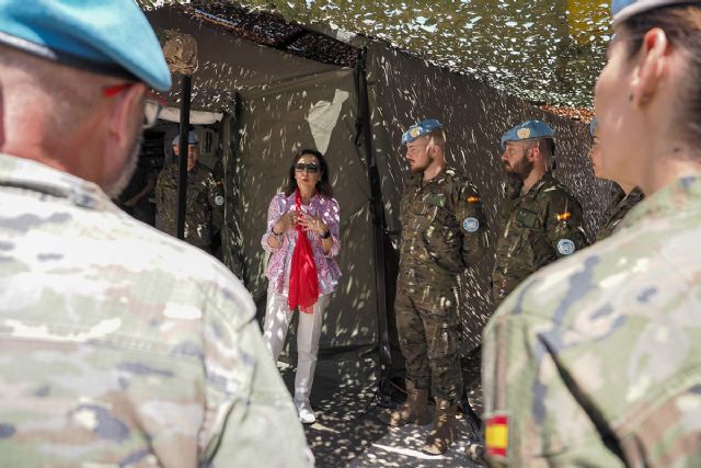 Margarita Robles, a los militares espa�oles en L�bano: 'Es un orgullo ser testigo del magn�fico trabajo que realizan por la paz y la seguridad'