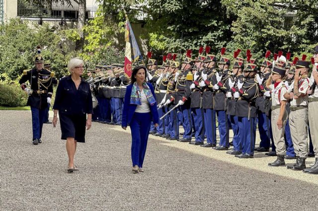 Margarita Robles: 'En estos tiempos complicados, tanto España como Francia estamos comprometidas con la paz en todas las partes del mundo' Margarita Robles: 'En estos tiempos complicados, tanto España como Francia estamos comprometidas con la paz en todas las partes del mundo'