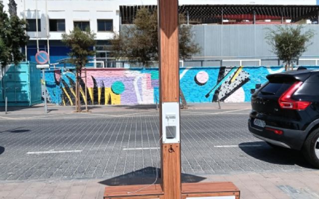 El paseo Col�n estrena cargadores ultrarr�pidos y ecol�gicos