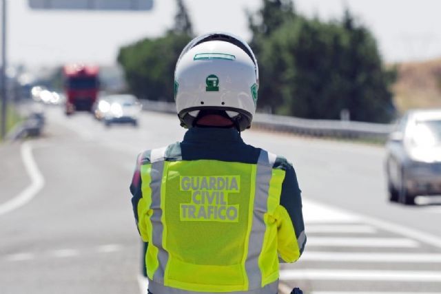 La DGT lanza una campa�a de vigilancia con el objetivo de evitar distracciones al volante