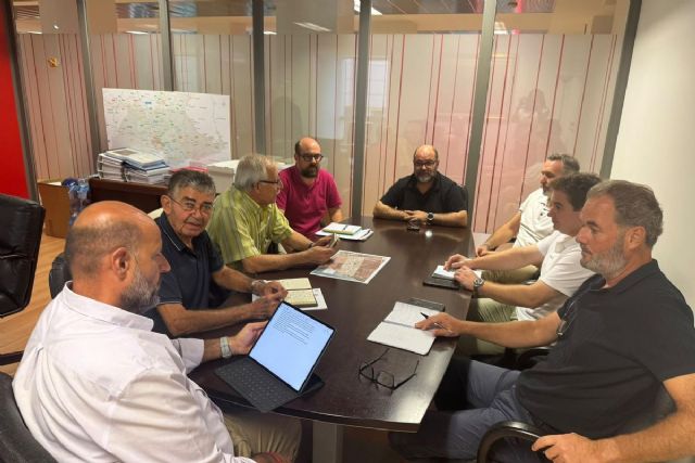 Ayuntamiento, vecinos y Veolia avanzan en la individualización de los contadores de agua de Villas Caravaning Ayuntamiento, vecinos y Veolia avanzan en la individualización de los contadores de agua de Villas Caravaning