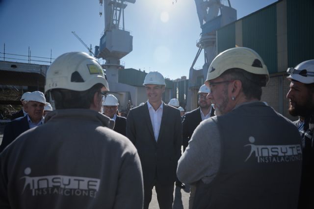 El presidente del Gobierno visita los astilleros de Arm�n en Gij�n, donde est�n construyendo su primer ferry r�pido de propulsi�n 100% el�ctrica
