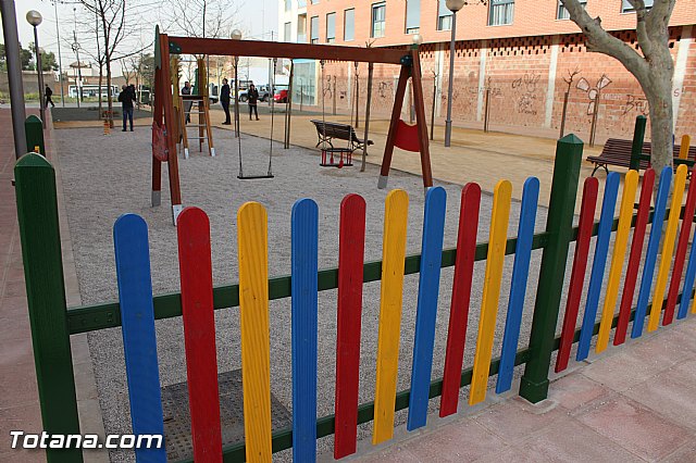 Se construye un nuevo parque recreativo con jardn en el barrio de Triptolemos, donde no exista ninguna infraestructura de esta naturaleza - 1