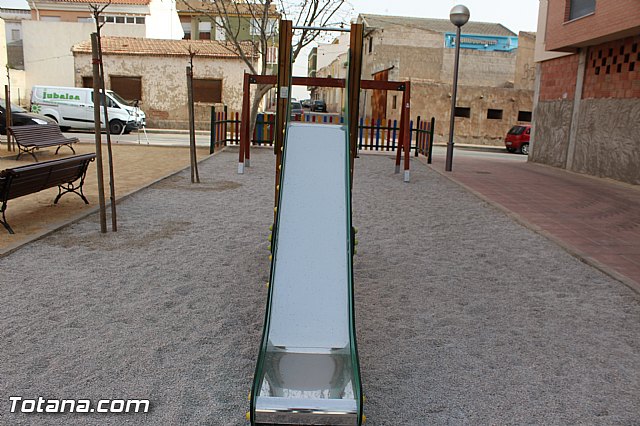 Se construye un nuevo parque recreativo con jardn en el barrio de Triptolemos, donde no exista ninguna infraestructura de esta naturaleza - 6