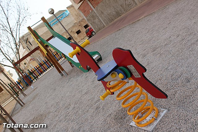 Se construye un nuevo parque recreativo con jardn en el barrio de Triptolemos, donde no exista ninguna infraestructura de esta naturaleza - 7