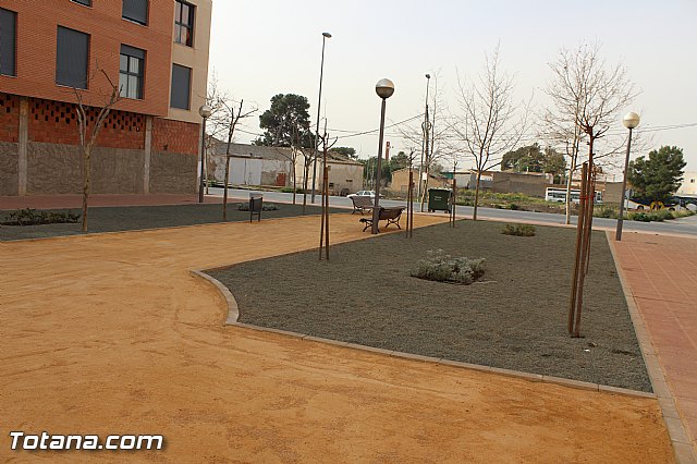 Se construye un nuevo parque recreativo con jardn en el barrio de Triptolemos, donde no exista ninguna infraestructura de esta naturaleza - 11