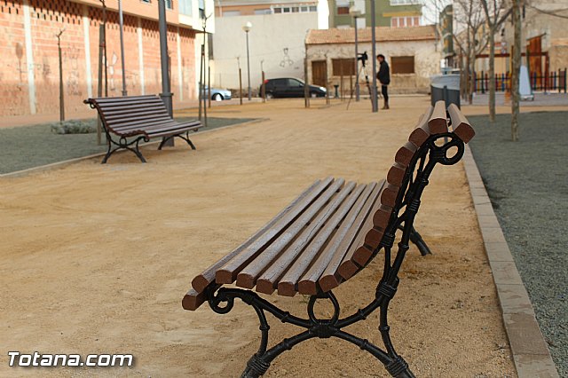 Se construye un nuevo parque recreativo con jardn en el barrio de Triptolemos, donde no exista ninguna infraestructura de esta naturaleza - 17