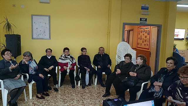 Homenaje a la mujer ms longeva en la residencia 