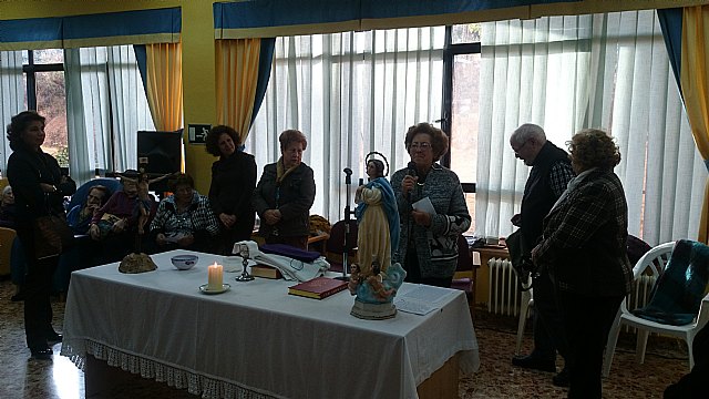 Homenaje a la mujer ms longeva en la residencia 