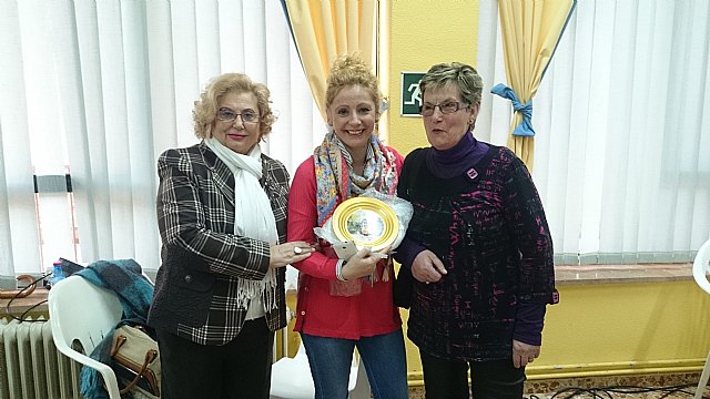 Homenaje a la mujer ms longeva en la residencia 