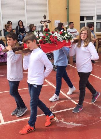 El colegio Santa Eulalia celebr su procesin de Semana Santa - 8