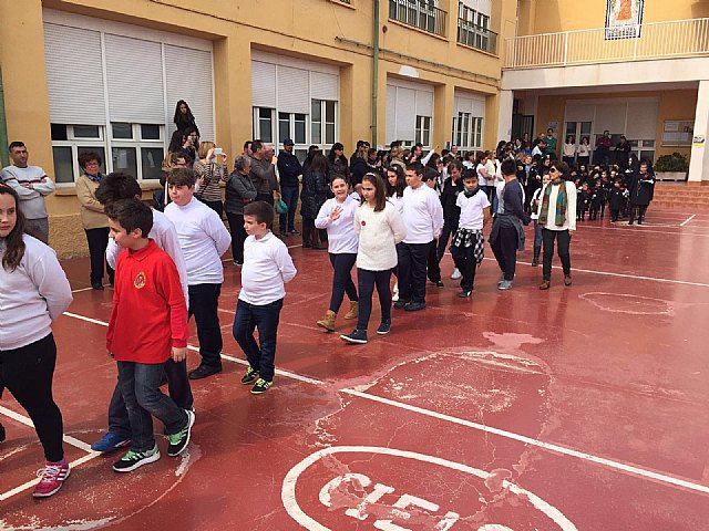 El colegio Santa Eulalia celebr su procesin de Semana Santa - 9