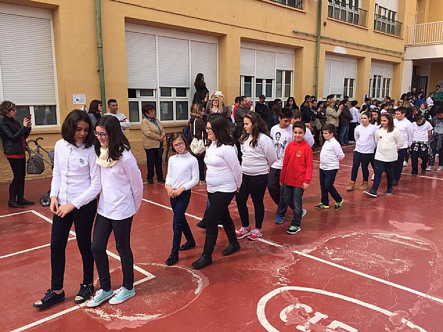 El colegio Santa Eulalia celebr su procesin de Semana Santa - 38