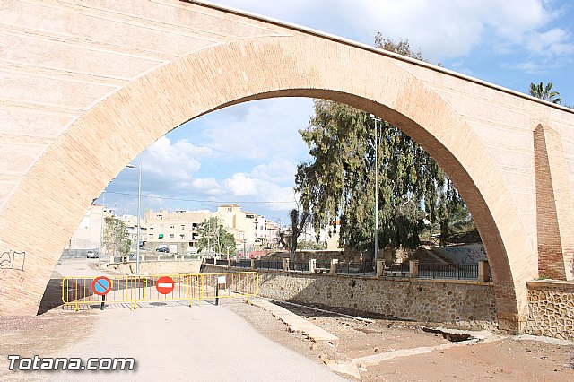 Se restringe el acceso de peatones y vehculos a las inmediaciones de la zona del Arco de San Pedro - 8