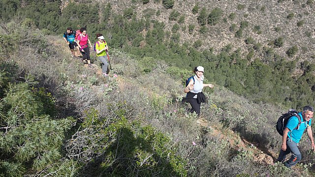 El Club Senderista de Totana organiz una ruta a la Sierra de Almenara para ascender a la cima del Talayn - 3